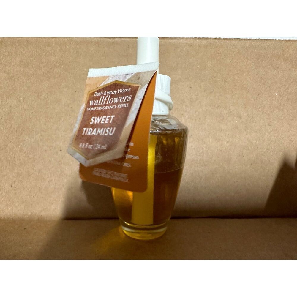 Bath and Body Works Wallflowers Home Fragrance Refill Sweet Tiramisu Bulb